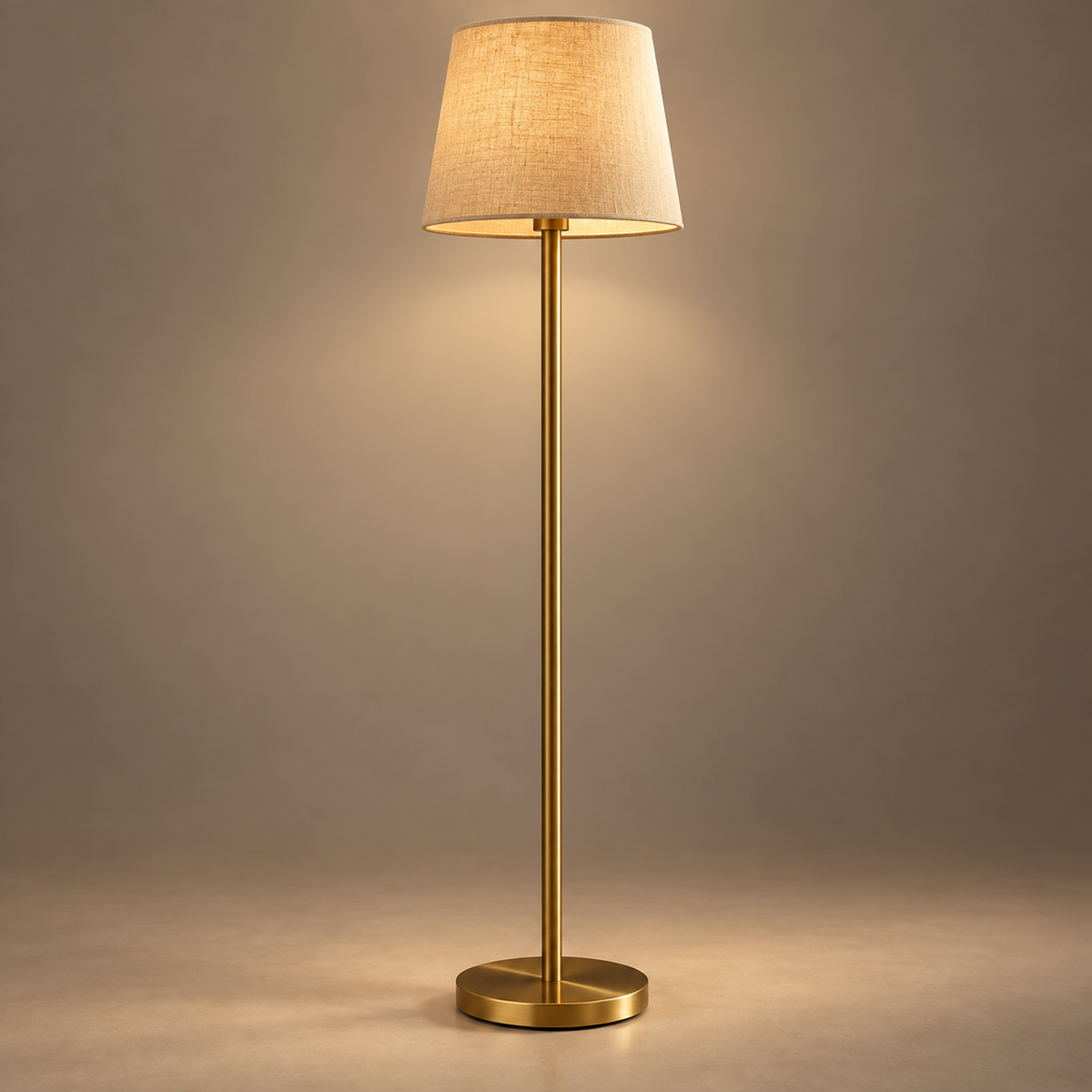 VIRAAM Aurelia brass floor lamp premium detail view